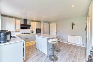 Kitchen/Breakfast Room- click for photo gallery